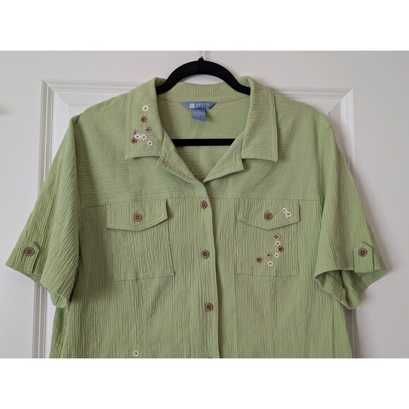 Koret Light Green Textured Button Front Floral Embroidered Beaded Shirt Size XL - Picture 3 of 11